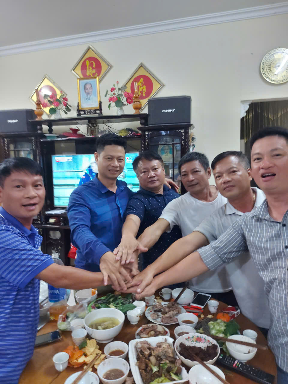 KHOẢNH KHẮC ĐOÀN KẾT CỦA ANH EM DÒNG HỌ LƯU